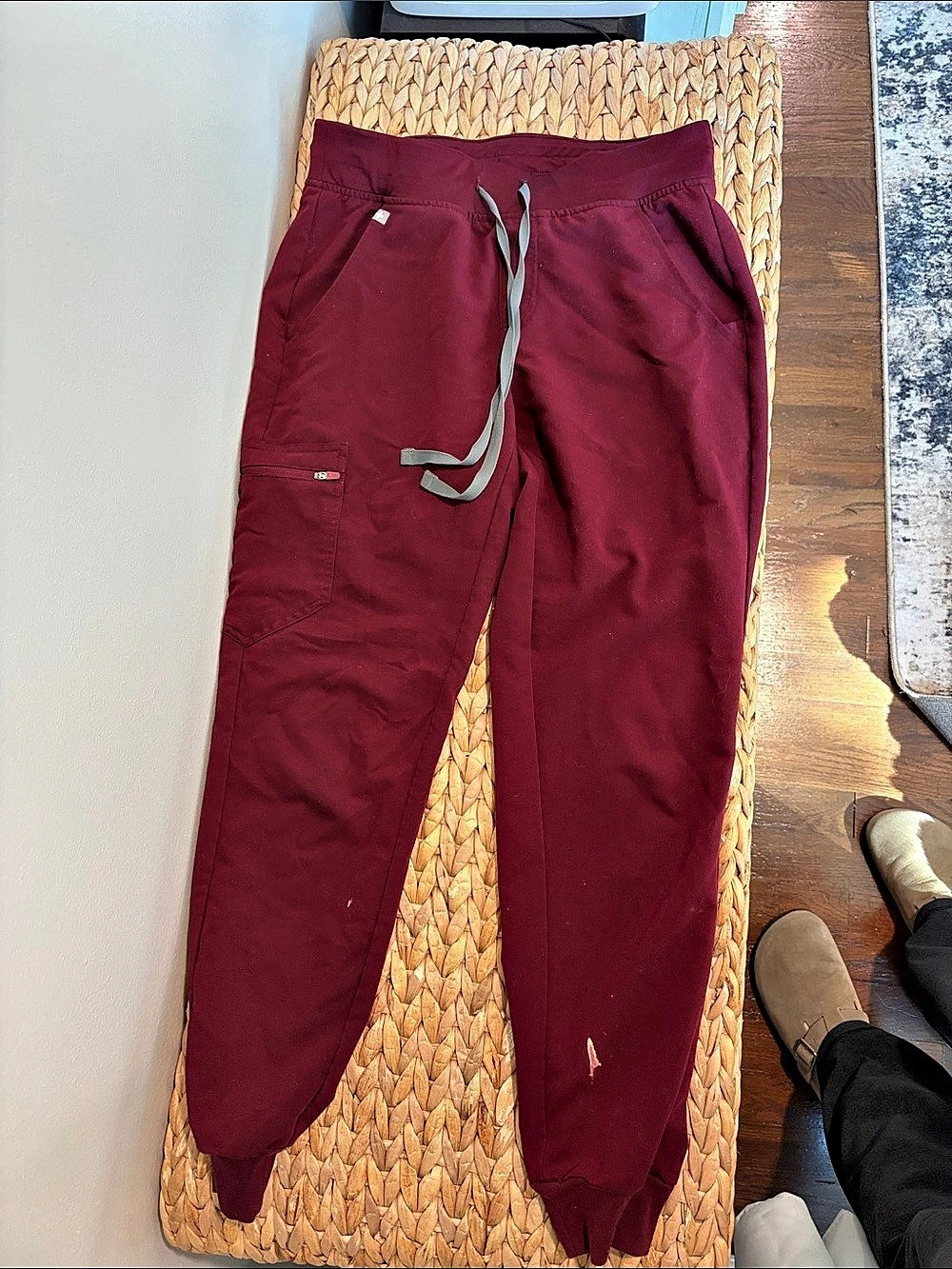 Figs Technical Collection 5-pocket scrub pants Jogger Scrub Pants Burgundy Small
